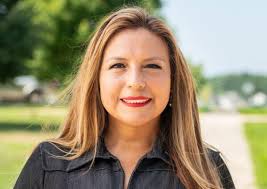 Ellizabeth Guzman Archives