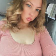 Looking for a photographer family photos to be done