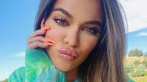 Reality show that chronicles the daily lives of the. Khloe Kardashians Tochterchen True 2 Hat Mamas Lippenstift Fur Sich Entdeckt