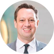 Biografía Tobias Adrian