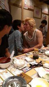 安藤なつ 初めてドライアイ用の目薬買ったよ なんかクセになりそうだよ 乱用しないように注すときは二階から オーラの色 カズレーザー カズ