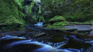 Od czasu kiedy tylko po raz pierwszy polacy mogli. Szkocja Kanion Finnich Glen Kamien Ambona Diabla Rzeka Carnock Burn Cool Places To Visit Scotland Nature Photos