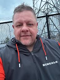 Orange pants , 👎🏾