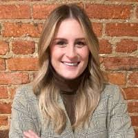 Holly Strawser's Instagram, Twitter & Facebook