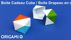 Boite Cadeau Cube Boite Drapeau En Origami Positionnez votre cadeau et rabattez les pliures vers l'intérieur. boite cadeau cube boite drapeau en
