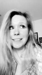 Lorinda Hill's Instagram, Twitter & Facebook