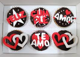 Cup Cakes Amor Buscar Con Google Cupcakes Decoration Valentines Cupcakes Holiday Cupcakes