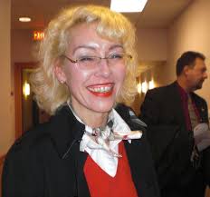 Luring tourists up to downtown