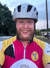 Thanks so much to everyone who helped out when Ed got a double puncture  today. A spare bike from a VC Londres friend, and then a rear wheel from a  4T team