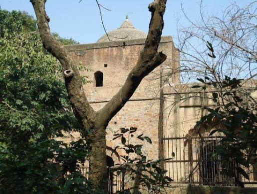 This mosque is one of the oldest in Delhi. - Picture of Chauburji-Masjid, New Delhi - Tripadvisor
