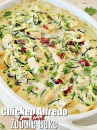 This Keto Friendly Low Carb Chicken Alfredo Zoodle Bake Recipe Is So Creamy And Delicious You Will Never Miss Zoodle Recipes Chicken Alfredo Low Carb Chicken