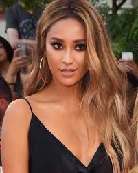 Shay Mitchell Inspiration Honey Hair Color Blonde Hair Brown Eyes Brunette Hair Color