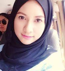 Beliau mula meraih populariti menerusi drama love you mr. Senarai Drama Zara Zya