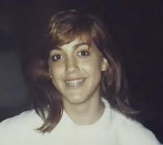 TBT Hoy miro a esta muchachita llena de sueños y metas, y me siento tan  orgullosa de la mujer en la que me he convertido. 💫 Cada paso, cada reto,  y cada