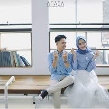 10 konsep prewed indoor sederhana para seleb yang bisa ditiru. 10 Inspirasi Foto Prewedding Hijab Dari Selebgram