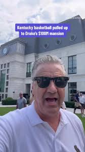 Drake Warming Up with Kentucky Players