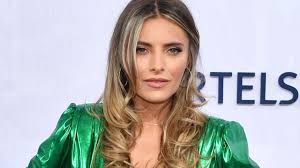 Ob sophia thomalla das allerdings so macht, wie es auf den bildern des kalenders zu sehen ist, bleibt abzuwarten. Sophia Thomalla Underboob Alarm Im Schnee Dafur Lasst Sie Die Bruste Blitzen News De