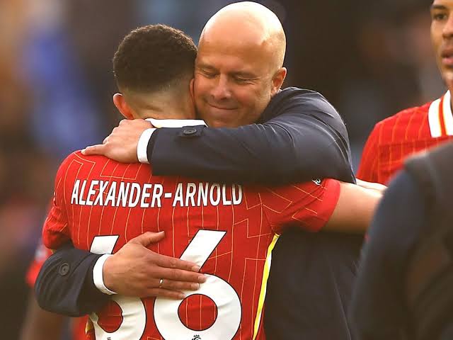 Alexander-Arnold critics 'ridiculous' says Slot after Liverpool edge closer  | Liverpool | The Guardian