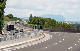 L'autostrada a14 rappresenta il secondo tratto autostradale più lungo della penisola italiana, con i suoi circa 745 chilometri di percorrenza che portano dall'emilia romagna alla puglia. Quarta Corsia Bologna Ravenna Sull A14 Autostrade Cancella Gli Alberi Dire It