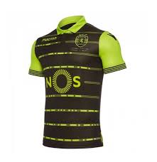 Ricardo quaresma stammt aus der talentschmiede der jugendakademie von sporting lissabon, wo er auch seine profikarriere mit 18 jahren begann und sein debüt in der liga in einem spiel gegen den fc porto absolvierte. Kaufe Trikot 2017 18 Sporting Lissabon 2017 2018 Away