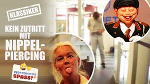 „kurti, der sprechende automat, testet als türsteher einer diskothek, ob die besucher spaß verstehen. Kurti Macht Den Pfortner 2006 Verstehen Sie Spass Youtube