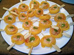 Wenn sie mundgerechte fingerfood rezepte schnell und einfach zubereiten möchten, können sie mit unseren vorschlägen die häppchen selber zuhause machen. Fingerfood Spiesse Kalt Rezepte Chefkoch