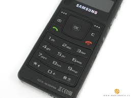 Samsung F300 review: A phone like no ...