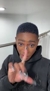 imagine ME being the first gay black man to become a sephora  influencerrrrrr let’s get to 700k