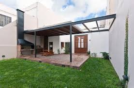 Con una fachada moderna con 3 plazas en el garaje, este es un proyecto para usted que tiene un terreno grande y quiere una casa espaciosa, pero de superficie. Reforma De Casa Existente En Planta Baja Arqa
