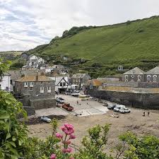 Emma Elizabeth On Instagram Last Thursday At Port Isaac And Padstow Before It Rained Take Me Back Portisaac Por Port Isaac Instagram Instagram Posts