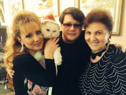 Sunt irina loghin iar aceasta este pagina mea oficială de facebook. Nunta Pentru Irina Loghin Cantareata Isi Marita Fiica Video