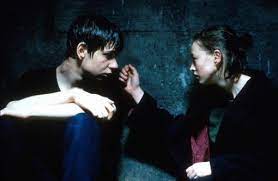 That film was the directorial debut of actor tim roth, and the acting debut of colin farrell. The War Zone 1999 Film Cinema De