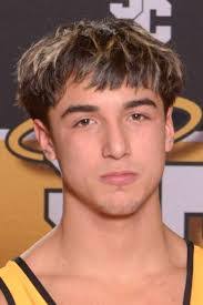 Shane Oswald's Instagram, Twitter & Facebook