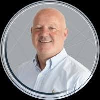 Glenn Dobson's Instagram, Twitter & Facebook