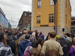Champagnefrukost redan vid åttasnåret träffas. Valborg Uppsala City