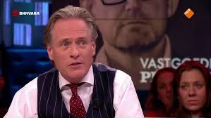 Enkele maanden later zond verlinde beelden uit gemaakt met de surveillancecamera van een parkeergarage, waarop voetballer wesley sneijder zoende met. Vara Deelt Uit Georgina Verbaan En Jort Kelder Youtube