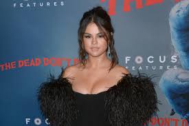 selena gomez makes chart history in the u s