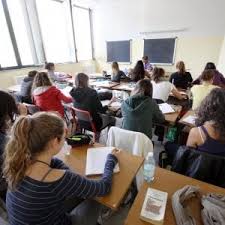 Ancora prima di capire, regione per regione, quali saranno i giorni di apertura delle scuole, è possibile identificare già da ora le feste nazionali che ci saranno nel prossimo anno e che già costituiscono una certezza perché le scuole. Sicilia Bufera Sul Nuovo Calendario Scolastico Protestano Anche Gli Studenti La Repubblica