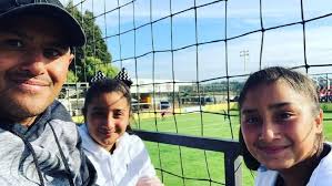 Chupete suazo llegó a la ciudad acompañado de su familia, listo para volverse a reencontrar con la mejor afición. Las Hijas De Chupete Suazo Se Lucen En El Equipo Femenino De Universidad De Chile Meganoticias