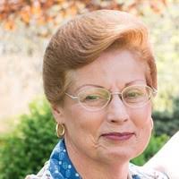 Lorraine Belcher's Instagram, Twitter & Facebook