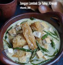 Sayangnya, pasien dengan penyakit asam urat harus membatasi konsumsi makanan kedelai olahan ini karena mengandung banyak purin. Diah Didi S Kitchen Jangan Lombok Ijo Tahu Krecek