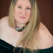 We are pleased to feature CHRISTEN MAY MAYER, soprano, in today's performer  spotlight! Christen hails from Oklahoma and she performs opera and musical  theater all over the United States. You won't want