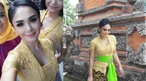 Lgen vkkede patienten ved undersogel. Yuni Shara Nonton Film Porno Bareng Anak Ungkap Obrolan Mereka Saat Nonton Bareng Tribun Bali