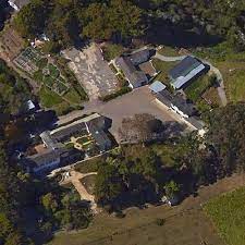 Dirty harry star clint eastwood has moved from his beautiful home in carmel, california to this rather less salubrious abode in the hollywood hills. Clint Eastwood S House In Carmel Ca Google Maps 3