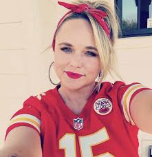 17 Celebrities Who Are Kansas City Chiefs Fans