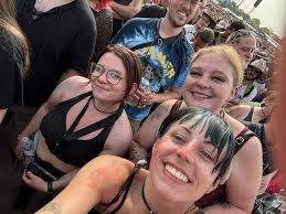 Skillet concert crowd surfing experience at AFTERSHOCK FESTIVAL