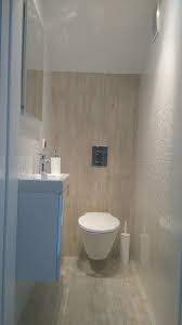 Wnetrza Bardzo Mala Toaleta Pomieszczenie 85 Cm Na 130 Cm Widzial Ktos Mniejsza Toalete Bathroom Toilet Interior