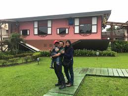 Rumah mama anjas yang terkenal berhantu karena kejadian tragis yang pernah terjadi di sana. Trip Ke Kota Kinabalu Rumah Terbalik Sabah Part 2 Athirahassin