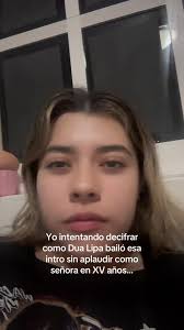 Dua Lipa Brilla en el Quinceañero de Fanny Blanco