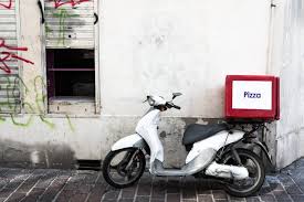 Encore sous le choc, il décrit un quartier sensible et témoigne de son agression sur bfm paris. Violence A Evreux Un Livreur De Pizzas Agresse Par Un Mineur Dans Le Quartier De La Madeleine La Depeche Evreux